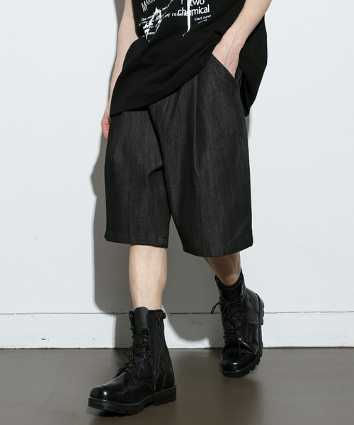 FOLLOWIN（フォロウィン）の「[UNISEX]ストリートデニムピンタックバミューダワイドパンツ（デニムパンツ・レディース・ブラック/ブルー・MEDIUM/LARGE）」の6枚目の写真