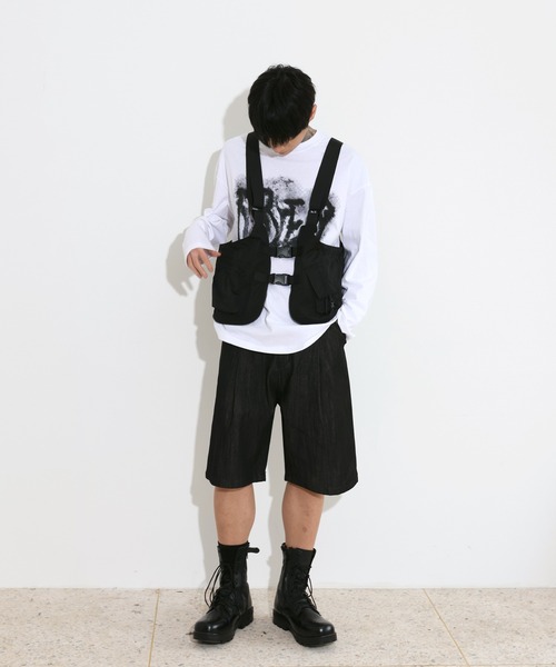 FOLLOWIN（フォロウィン）の「[UNISEX]ストリートデニムピンタックバミューダワイドパンツ（デニムパンツ・レディース・ブラック/ブルー・MEDIUM/LARGE）」の9枚目の写真