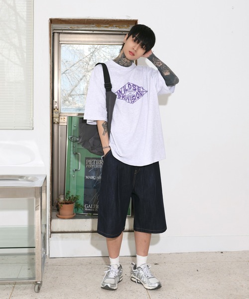 FOLLOWIN（フォロウィン）の「[UNISEX]ストリートデニムピンタックバミューダワイドパンツ（デニムパンツ・レディース・ブラック/ブルー・MEDIUM/LARGE）」の20枚目の写真