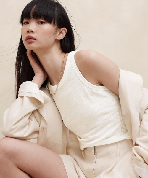 Banana Republic（バナナリパブリック）の「リネン レーサータンクトップ（タンクトップ・レディース・ベージュ/ブラック/アイボリー・XS/S/L/M）」の2枚目の写真