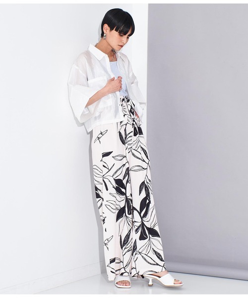 Settimissimo（セッティミッシモ）の「ITALY ボタニカル プリント リボンベルト付 フレアパンツ（その他パンツ・レディース・ライトベージュ/ブラック・FREE）」の8枚目の写真