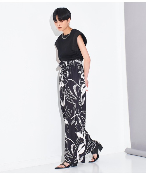 Settimissimo（セッティミッシモ）の「ITALY ボタニカル プリント リボンベルト付 フレアパンツ（その他パンツ・レディース・ライトベージュ/ブラック・FREE）」の12枚目の写真