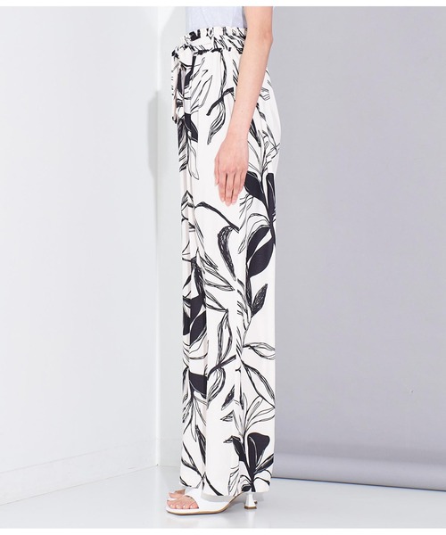 Settimissimo（セッティミッシモ）の「ITALY ボタニカル プリント リボンベルト付 フレアパンツ（その他パンツ・レディース・ライトベージュ/ブラック・FREE）」の17枚目の写真