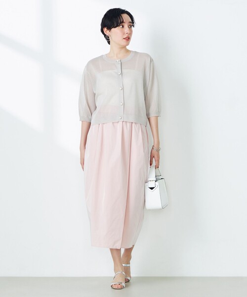 NOLLEY’S（ノーリーズ）の「《手洗い可能》《アンサンブル対応》シアークルーネックカーディガン（カーディガン/ボレロ・レディース・ピンク/ベージュ/ブラック・38）」の4枚目の写真