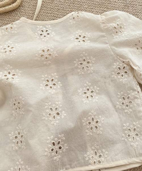 aimoha（アイモハ）の「【aimoha-KIDS-】コットンレースカーディガン（カーディガン/ボレロ・キッズ・オフホワイト・90/100/110/120/80/130）」の5枚目の写真