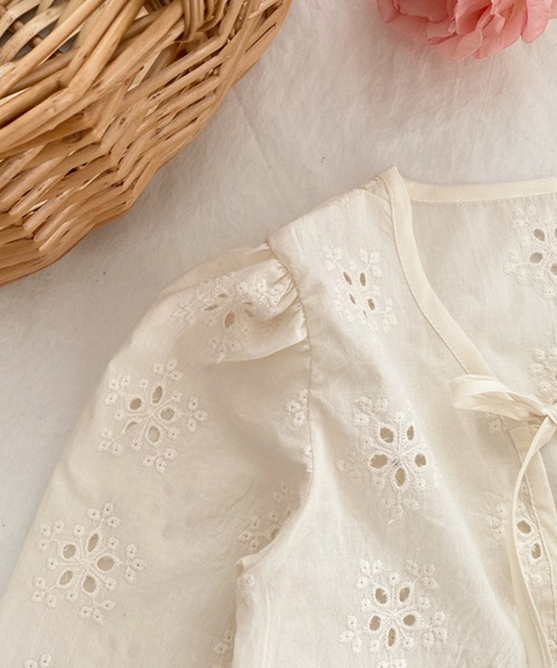 aimoha（アイモハ）の「【aimoha-KIDS-】コットンレースカーディガン（カーディガン/ボレロ・キッズ・オフホワイト・90/100/110/120/80/130）」の7枚目の写真