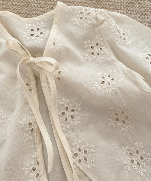 aimoha（アイモハ）の「【aimoha-KIDS-】コットンレースカーディガン（カーディガン/ボレロ・キッズ・オフホワイト・90/100/110/120/80/130）」の12枚目の写真