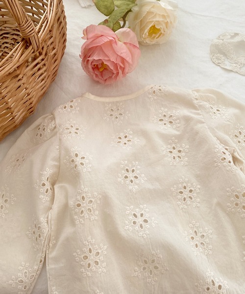 aimoha（アイモハ）の「【aimoha-KIDS-】コットンレースカーディガン（カーディガン/ボレロ・キッズ・オフホワイト・90/100/110/120/80/130）」の15枚目の写真