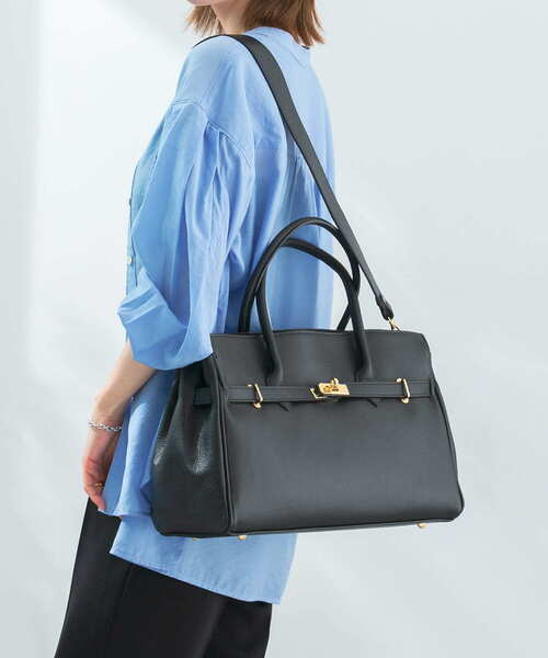 URBAN RESEARCH ROSSO WOMEN（アーバンリサーチ　ロッソ）の「AULENTTI　スクエアショルダーバッグ（ショルダーバッグ・レディース・ブラック/グレー系その他・-）」の4枚目の写真