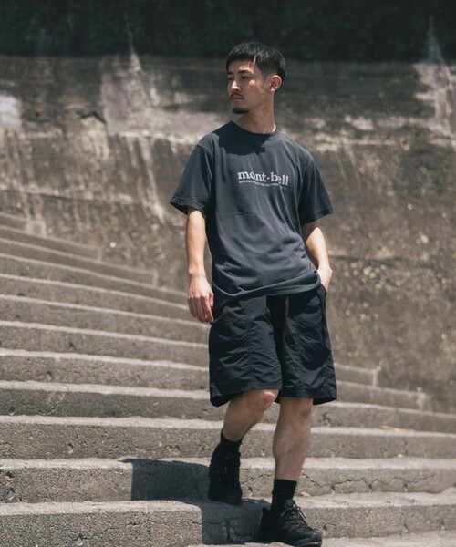 mont-bell（モンベル）の「mont-bell × B:MING by BEAMS / 別注 ロゴプリント Tシャツ（Tシャツ/カットソー・メンズ・チャコールグレー/ブラウン/ホワイト・SMALL/MEDIUM/X-LARGE/LARGE）」の6枚目の写真