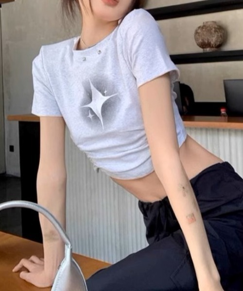.KOM(ドットコム)の「A'GEM/9 × .kom 『.KOM/ドットケーオーエム』 ギャザークロップ半袖カットソー(Tシャツ/カットソー・レディース・ブラック/グレー・M)」の19枚目の写真