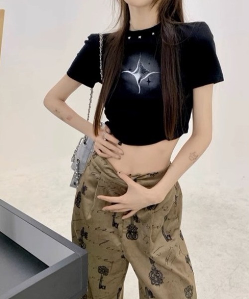 .KOM(ドットコム)の「A'GEM/9 × .kom 『.KOM/ドットケーオーエム』 ギャザークロップ半袖カットソー(Tシャツ/カットソー・レディース・ブラック/グレー・M)」の13枚目の写真
