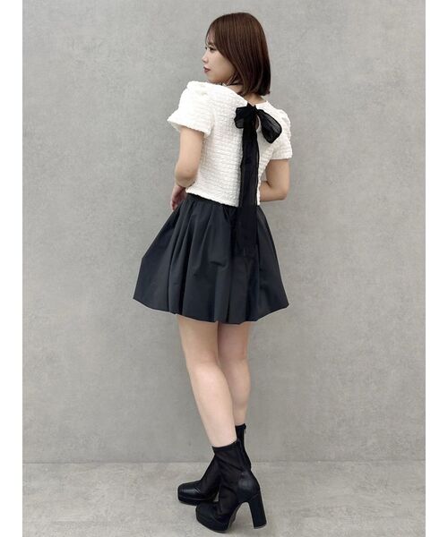 dazzlin(ダズリン)の「バックリボンシャーリングカットプルオーバー(Tシャツ/カットソー・レディース・パープル/オフホワイト/ブラック・FREE)」の21枚目の写真