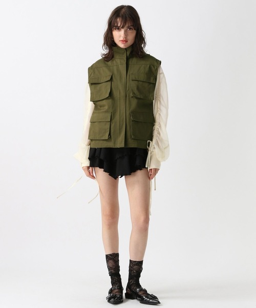 FOREVER 21(フォーエバー トゥエンティーワン)の「【2024FW】シアーシャーリングブルゾン(ブルゾン・レディース・ブラック/オフホワイト・FREE)」の4枚目の写真