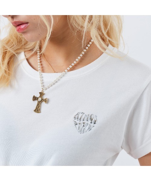 atmos pink(アトモスピンク)の「atmos pink Metalic Print Heart Logo T-shirt / アトモス ピンク メタリック プリント ハート ロゴ ティーシャツ(Tシャツ/カットソー・レディース・ブラック/ホワイト/バーガンディー・M/S)」の4枚目の写真