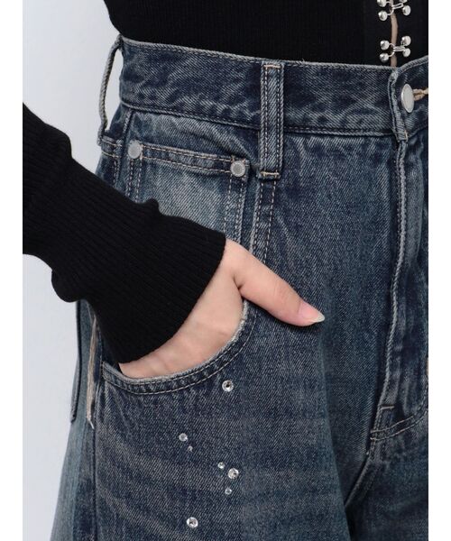 EMODA(エモダ)の「スパークビジュールーズジーンズ(デニムパンツ・レディース・ブラック/ブルー・MEDIUM/SMALL)」の9枚目の写真