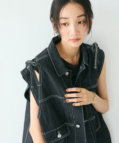 CRAFT STANDARD BOUTIQUE（クラフトスタンダードブティック）の「デニムリボンベスト（ベスト・レディース・ダークインディゴブルー/ブラック・FREE）」の2枚目の写真