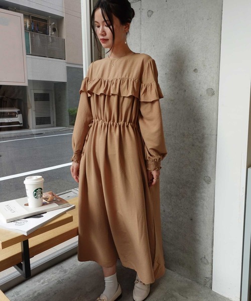 CORNERS(コーナーズ)の「ウエストドロストフリルワンピース(ワンピース・レディース・グリーン/カーキ/ブラック/ベージュ・M)」の8枚目の写真