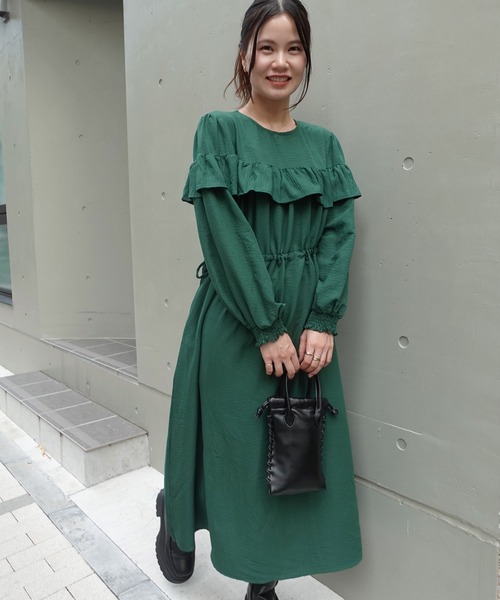 CORNERS(コーナーズ)の「ウエストドロストフリルワンピース(ワンピース・レディース・グリーン/カーキ/ブラック/ベージュ・M)」の5枚目の写真