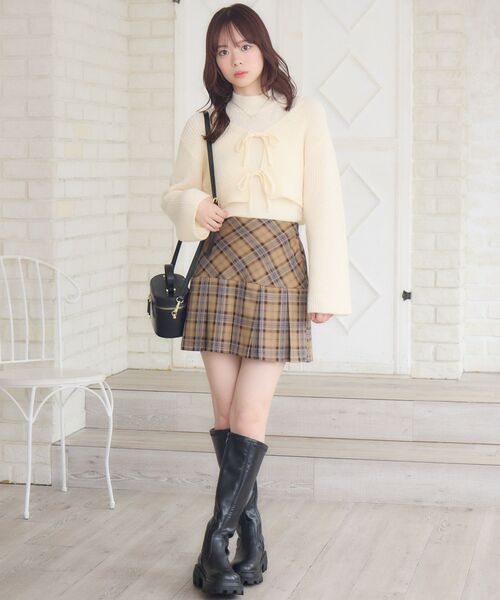 ems excite（エムズエキサイト）の「切替ボックスプリーツミニSK（スカート・レディース・ブラウン系その他2/ブラック/ライトグレー・FREE）」の4枚目の写真