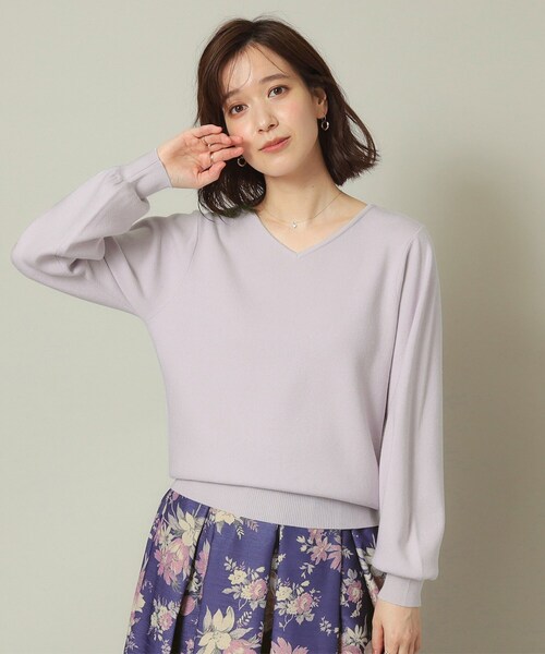 ITS'DEMO（イッツデモ）の「◆【通勤／手洗い可】Vネックラメニット（ニット/セーター・レディース・オフホワイト/ライトグレー/ピンク/パープル/ネイビー・00）」の4枚目の写真