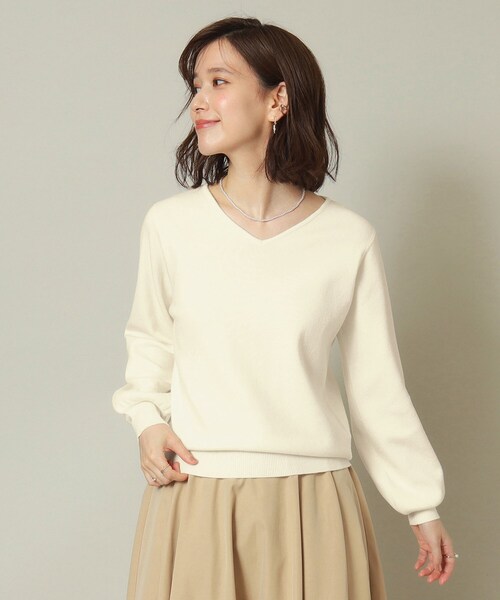 ITS'DEMO（イッツデモ）の「◆【通勤／手洗い可】Vネックラメニット（ニット/セーター・レディース・オフホワイト/ライトグレー/ピンク/パープル/ネイビー・00）」の2枚目の写真