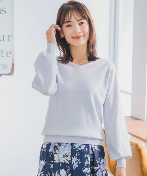 ITS'DEMO（イッツデモ）の「◆【通勤／手洗い可】Vネックラメニット（ニット/セーター・レディース・オフホワイト/ライトグレー/ピンク/パープル/ネイビー・00）」の6枚目の写真