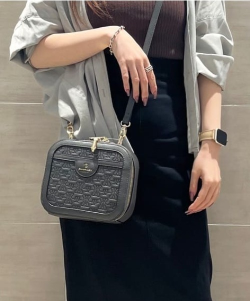 大人気!! SAMANTHAVEGA エンボスクロスショルダーバッグ SAMANTHAVEGA｜エンボスクロスショルダーバッグ | Rakuten