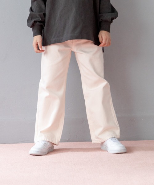 LOWRYS FARM(ローリーズファーム)の「カラーデニムストレートパンツ 259089(その他パンツ・キッズ・ピンク/イエロー・110cm/120cm/130cm/140cm/150cm)」の2枚目の写真