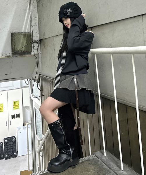 SPINNS（スピンズ）の「ニットビーニー/バケットハット/クロス/深め/韓国/Y2K・グランジ系帽子（ハット・メンズ・ブラウン/ブラック・ONESIZE）」の8枚目の写真