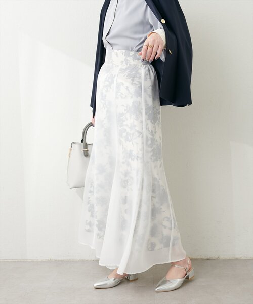 natural couture（ナチュラルクチュール）の「【WEB限定】osono長さ変えれるシアー重ねスカート（スカート・レディース・オフホワイト/ブルー/ブラック・FREE）」の15枚目の写真