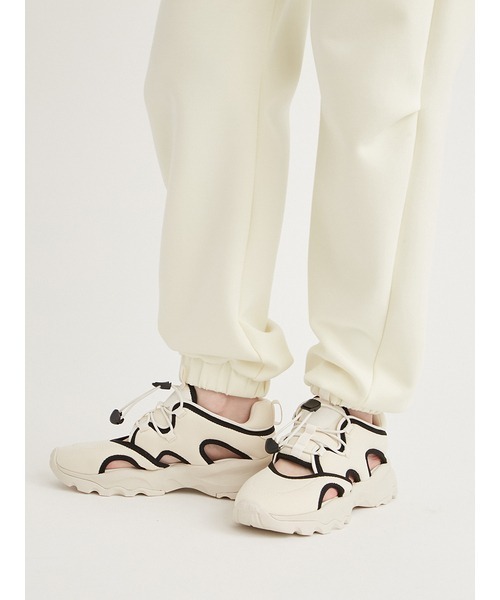 emmi（エミ）の「サンダルスニーカー（サンダル・レディース・ベージュ/ブラック/ホワイト・25cm/24.5cm/24cm/23cm/23.5cm）」の2枚目の写真