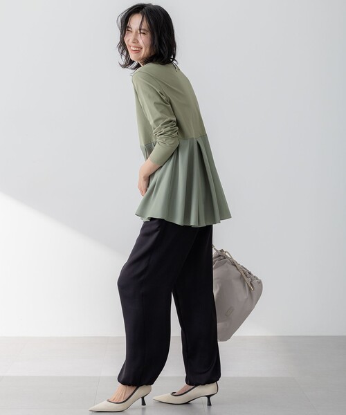 23区 S（ニジュウサンクチイサイサイズ）の「【防シワ性/吸水速乾】ジョーゼットサテン ジョグパンツ（その他パンツ・レディース・ライトグリーン系/ブラック系/ベージュ系・34/30/32）」の14枚目の写真