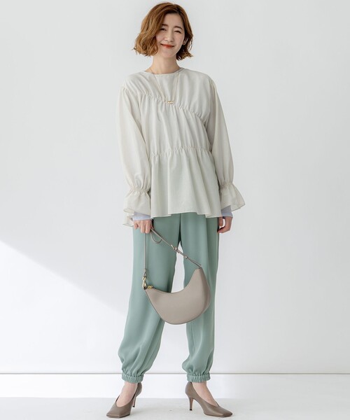 23区 S（ニジュウサンクチイサイサイズ）の「【防シワ性/吸水速乾】ジョーゼットサテン ジョグパンツ（その他パンツ・レディース・ライトグリーン系/ブラック系/ベージュ系・34/30/32）」の17枚目の写真