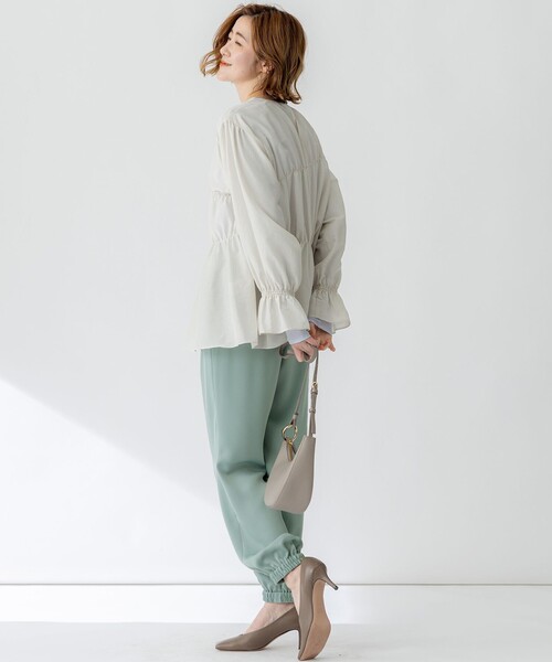 23区 S（ニジュウサンクチイサイサイズ）の「【防シワ性/吸水速乾】ジョーゼットサテン ジョグパンツ（その他パンツ・レディース・ライトグリーン系/ブラック系/ベージュ系・34/30/32）」の18枚目の写真