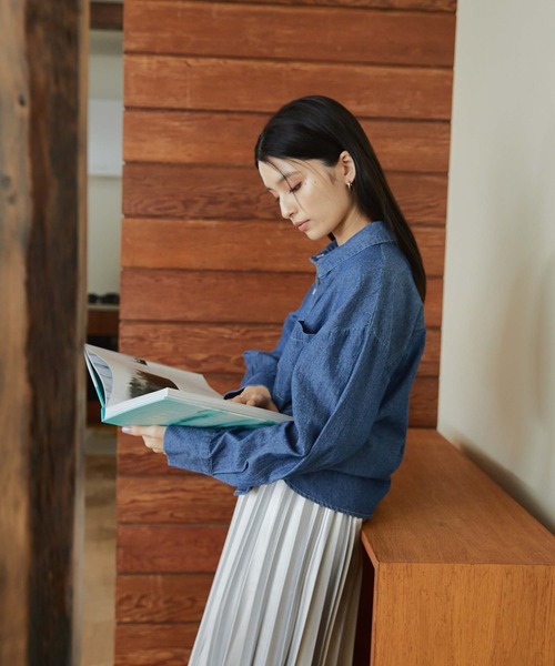 Edit Sheen(エディットシーン)の「長袖デニムシャツ(シャツ/ブラウス・レディース・インディゴブルー/ブラック・M)」の4枚目の写真