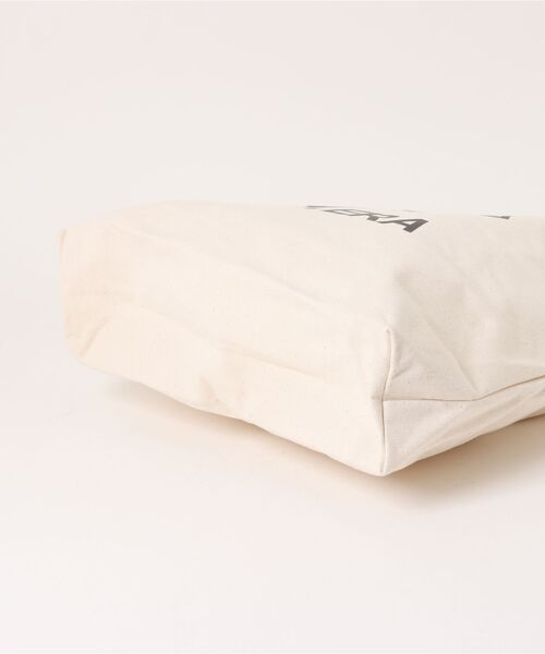 NEW ERA(ニューエラ)の「【NEW ERA/ニューエラ】CANVAS TOTE F AND W(トートバッグ・レディース・アイボリー/ブラック・FREE)」の4枚目の写真