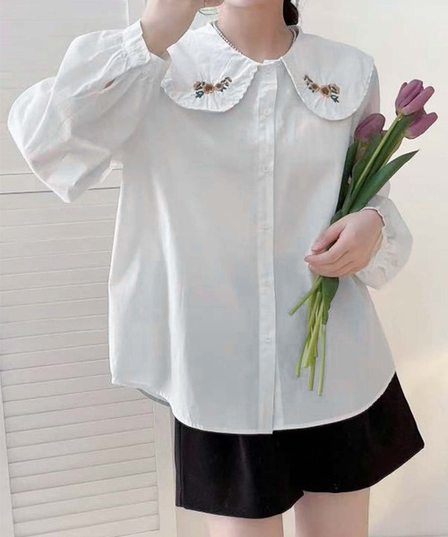 aimoha(アイモハ)の「刺繍入りビッグカラーシャツ(シャツ/ブラウス・レディース・ホワイト系その他2/ホワイト系その他3/ホワイト系その他/ホワイト・FREE)」の2枚目の写真