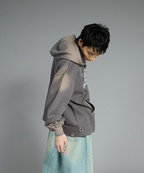 sedacle(セダクル)の「スプレー加工ハトメジップパーカー(パーカー・メンズ・ベージュ/チャコールグレー・SMALL/MEDIUM/LARGE)」の18枚目の写真