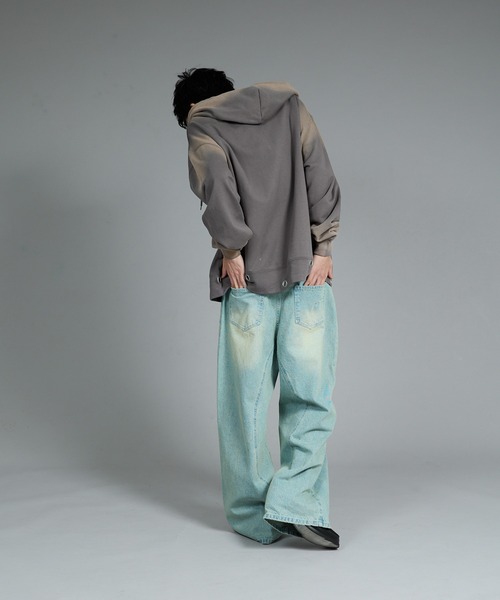 sedacle(セダクル)の「スプレー加工ハトメジップパーカー(パーカー・メンズ・ベージュ/チャコールグレー・SMALL/MEDIUM/LARGE)」の3枚目の写真