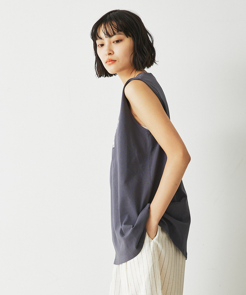 abahouse mavie（アバハウスマヴィ）の「フォトノースリ（Tシャツ/カットソー・レディース・ホワイト/チャコールグレー・フリー）」の13枚目の写真