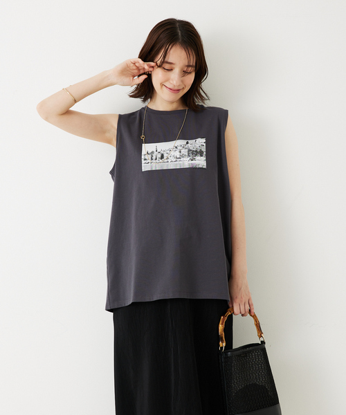 abahouse mavie（アバハウスマヴィ）の「フォトノースリ（Tシャツ/カットソー・レディース・ホワイト/チャコールグレー・フリー）」の5枚目の写真
