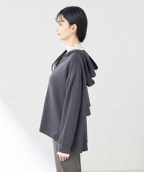 a.v.v(アーヴェヴェ)の「バックフレアダンボールパーカー(パーカー・レディース・チャコールグレー/アイボリー・40/38/42/36/34)」の13枚目の写真