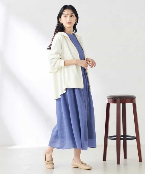 a.v.v(アーヴェヴェ)の「バックフレアダンボールパーカー(パーカー・レディース・チャコールグレー/アイボリー・40/38/42/36/34)」の22枚目の写真