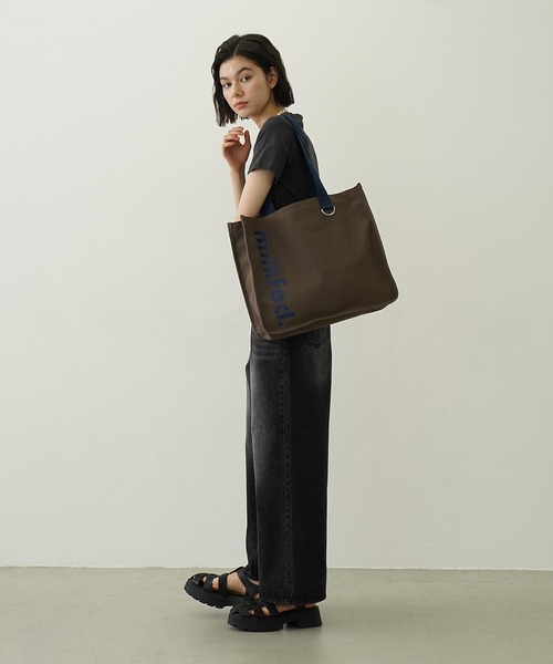 MILKFED.（ミルクフェド）の「CUT OUT LOGO PIPING TOTE（トートバッグ・レディース・ブラウン/ホワイト/チャコール/ブラック・ONE SIZE）」の11枚目の写真