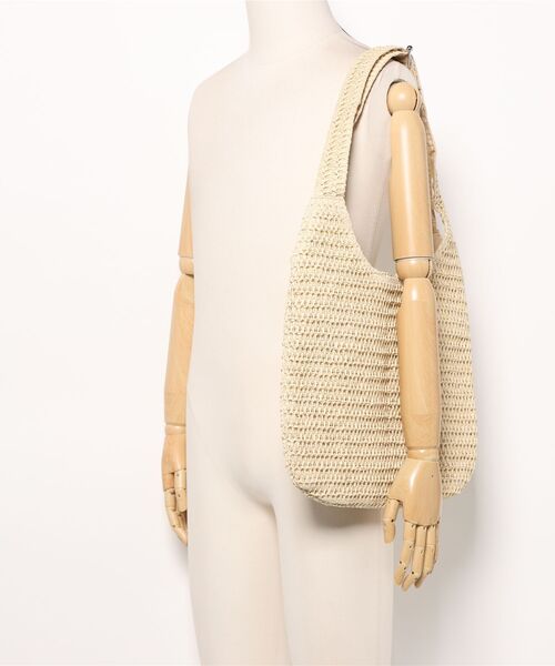 florist（フローリスト）の「【軽量・A4収納可】くったり柔らかカゴ編みトートバッグ（かごバッグ・レディース・アイボリー/ライトブラウン・FREE）」の15枚目の写真