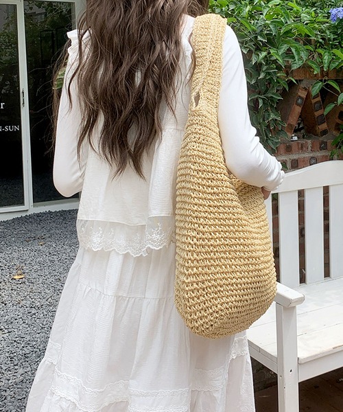 florist（フローリスト）の「【軽量・A4収納可】くったり柔らかカゴ編みトートバッグ（かごバッグ・レディース・アイボリー/ライトブラウン・FREE）」の9枚目の写真