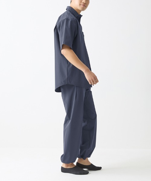 BODY WILD（ボディーワイルド）の「BODY WILD by BEAMS DESIGN ストレッチナイロン 半袖シャツ（シャツ/ブラウス・メンズ・ブラック/ネイビー・MEDIUM/LARGE）」の17枚目の写真