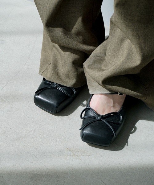 chuclla（チュクラ）の「スクエアトゥ ストラップ リボンミュール chs25s004（その他シューズ・レディース・ブラック/ホワイト・35/36/37/38/39）」の3枚目の写真