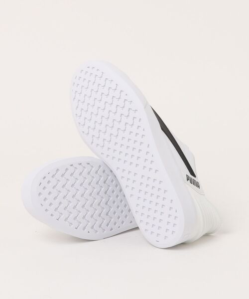 PUMA(プーマ)の「PUMA プーマ V COURT EASE IN レディーススニーカー(Vコートイーズイン) 402486(スニーカー・レディース・ベージュ系その他3/ホワイト×ブラック/ブラック×ブラック・22.5cm/23.5cm/24.5cm/23.0cm/24.0cm/25.0cm)」の5枚目の写真